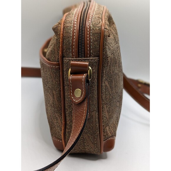 Vintage Flavi Vismano Leather Front Pocket Crossbody Purse - Picture 4 of 16